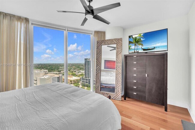 Building Photo - 333 Las Olas Way