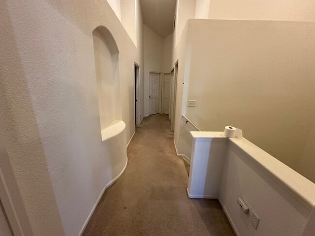 Building Photo - 3 Bed 3 bath Townhome in Castle Rock!