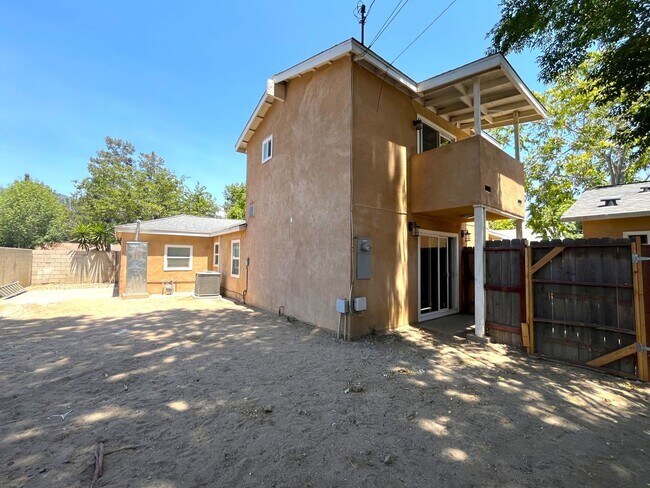 Building Photo - 1629 Kendall Dr