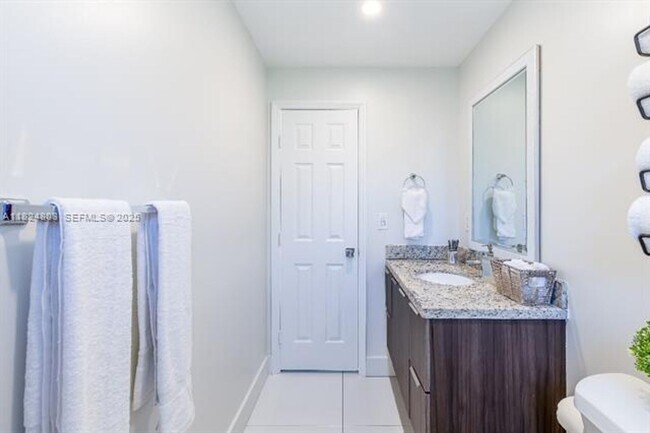 Building Photo - 1836 NW 16th Terrace