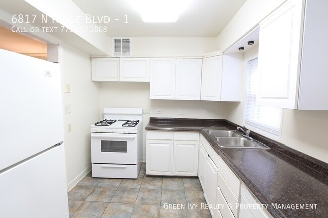 Building Photo - 6817 N Ridge Blvd