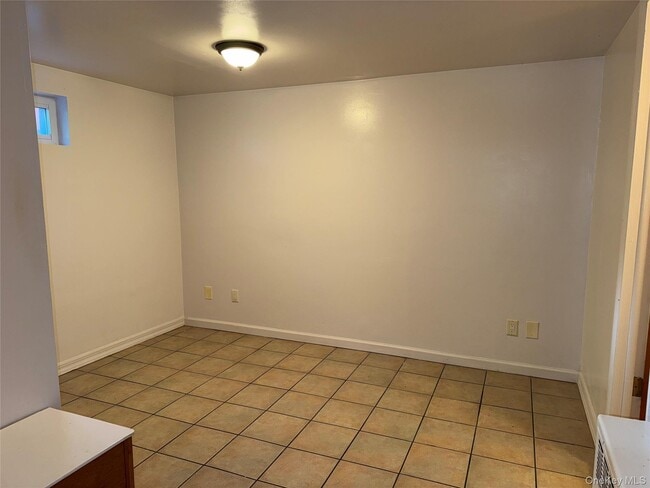 Building Photo - 198 Kings Ferry Rd