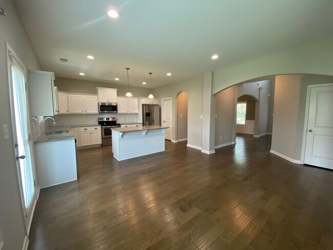 Building Photo - 216 Wild Azalea Dr