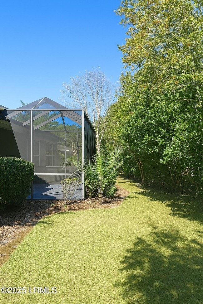 Building Photo - 10 Nightingale Ln