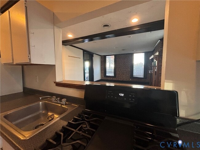 Building Photo - 2601 Hanover Ave