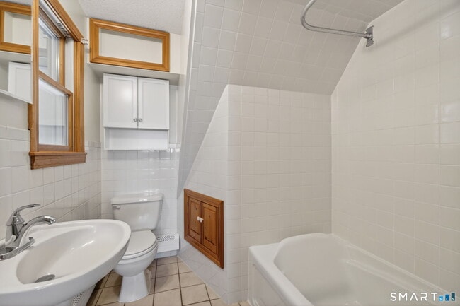 Building Photo - 329 Howd Rd