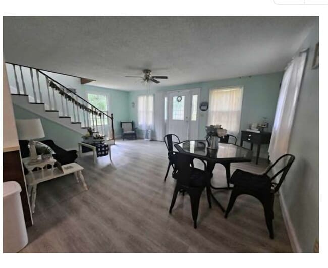 Building Photo - Darling 1 bedroom furnished house