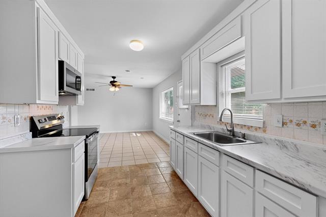 Building Photo - 4009 Providence Dr