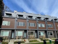 Building Photo - 4-Star Green Built 3-bed, 2 bath Modern Townhome with Views!