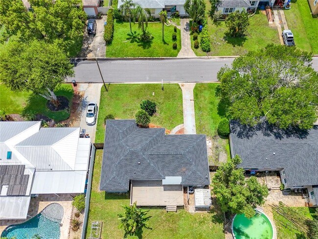 Building Photo - 3753 Benson Ave N