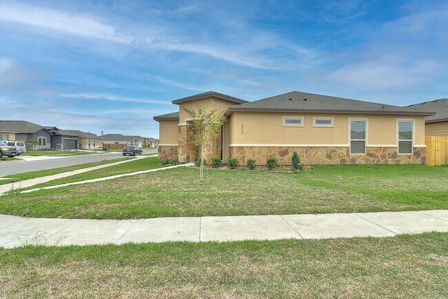 Building Photo - 2202 Crystal Bay Dr.