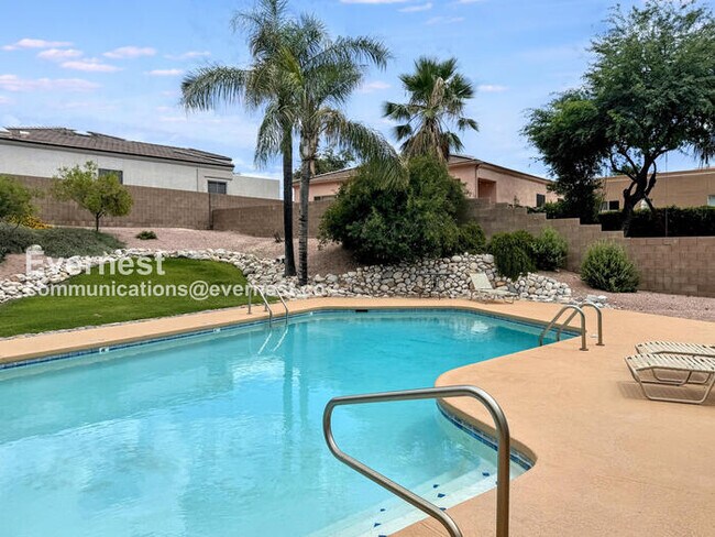 Building Photo - 3-Bedroom Home with Garage / Pet-Friendly ...