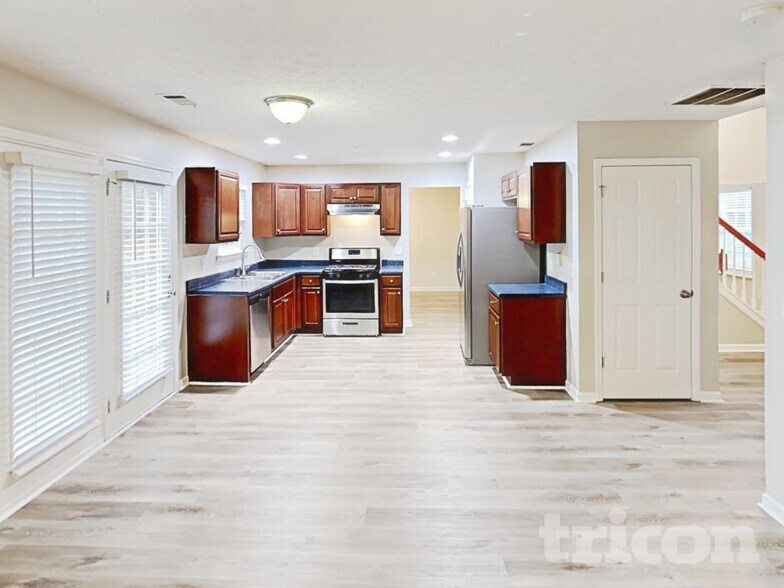 Building Photo - 156 Bridgestone Ln