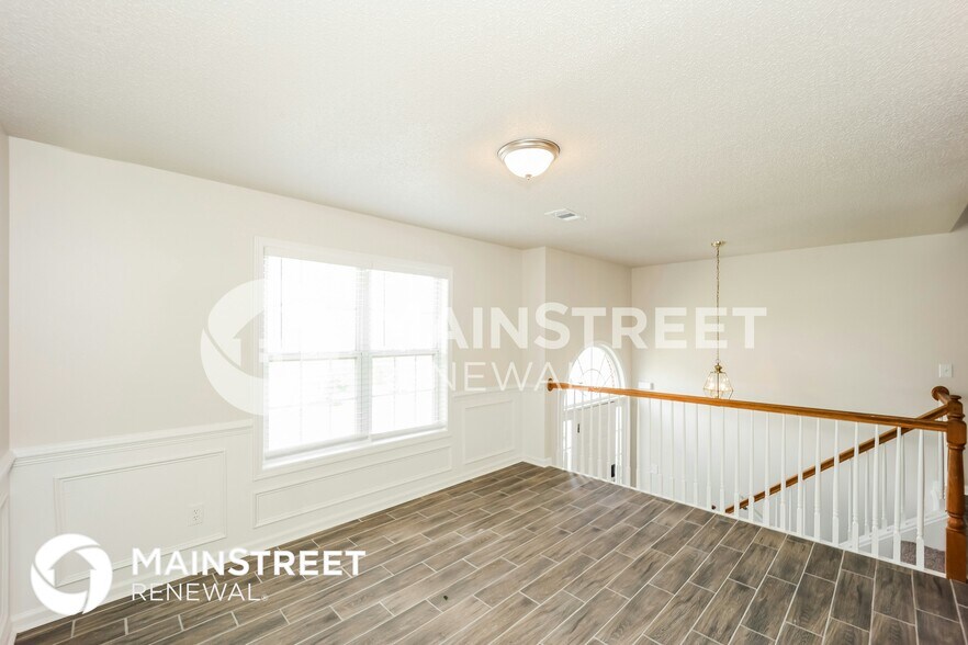 Building Photo - 930 Castlerock Way