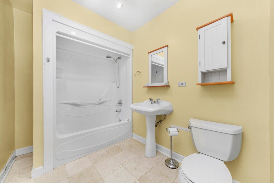 Building Photo - 2108 Harrison St