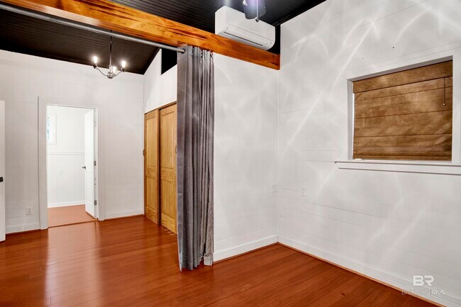 Building Photo - 18870 Highland Dr