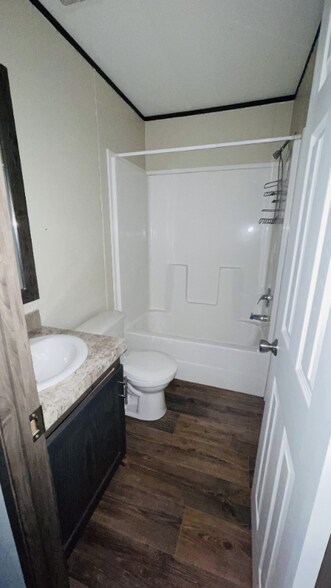 Building Photo - 2804 Halite Bend