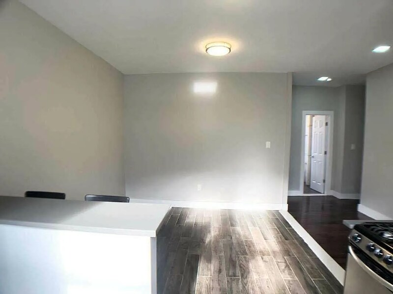 Building Photo - 188 Parkside Ave