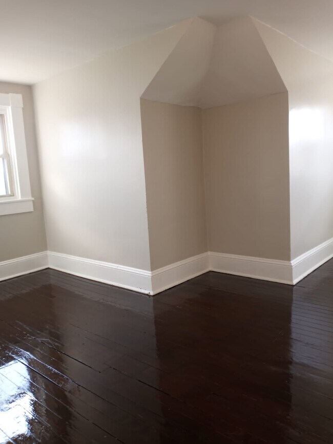 Building Photo - 3608 Howard Park Ave