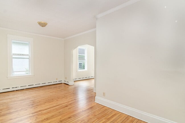 Building Photo - Charming 3 Bedroom | 1 Bathroom