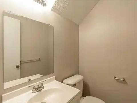 Building Photo - 3716 Chetwood Dr