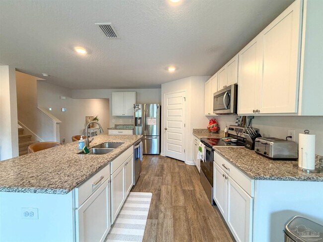 Building Photo - 5469 Merlin