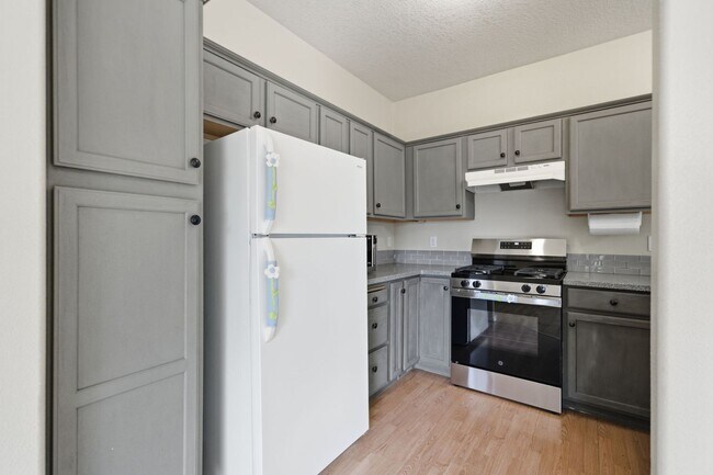 Building Photo - 1499 NE Birkshire Ct