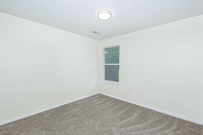 Building Photo - 3804 Larkspur Ct