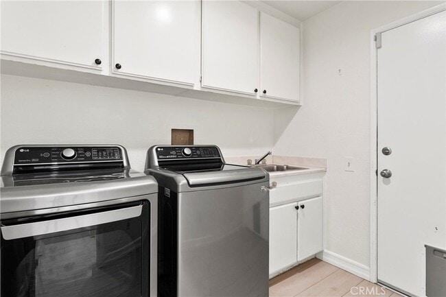 Building Photo - 28501 El Sur