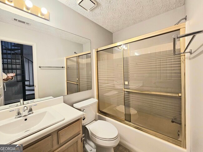 Building Photo - 2734 Highland Ridge NW