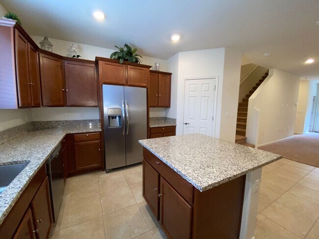 Building Photo - NW Reno Large Townhouse Sterling Ridge at ...