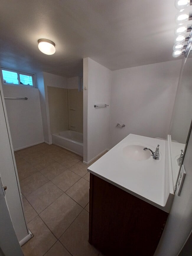 Building Photo - 485 N 100 E