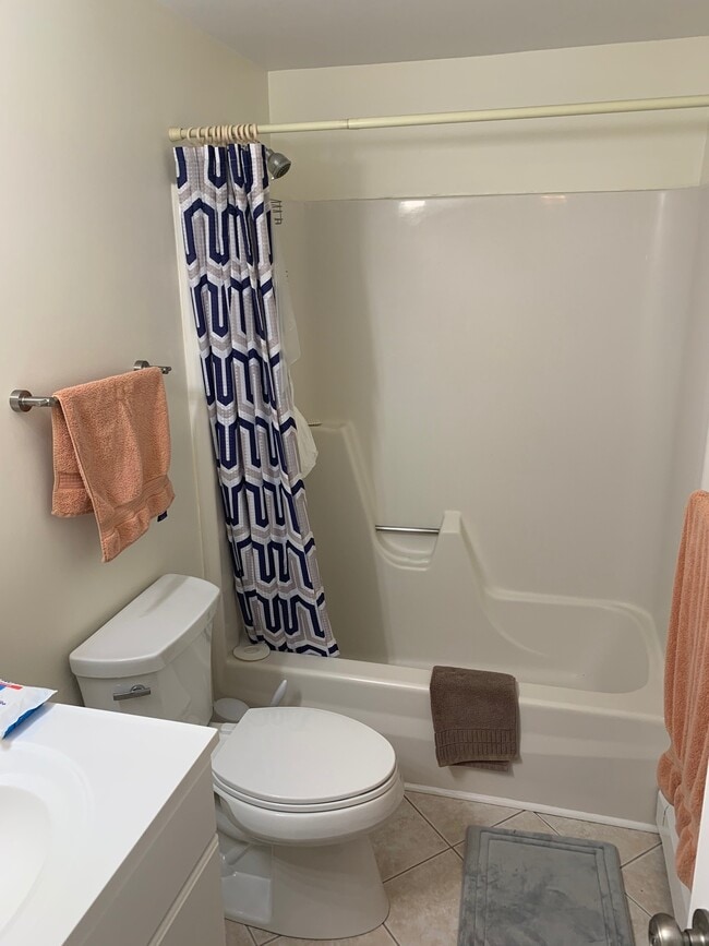 Building Photo - 421 Bellevue Ave