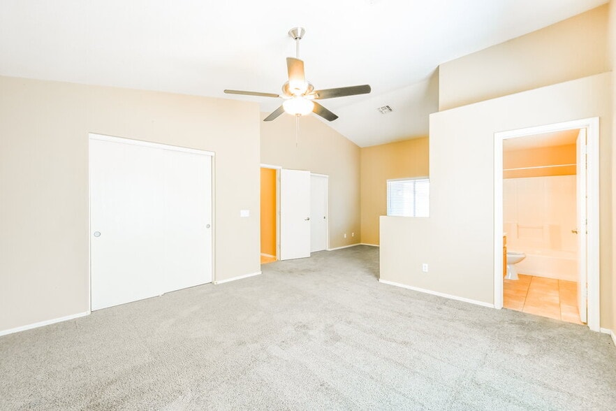Building Photo - 803 S Chatsworth