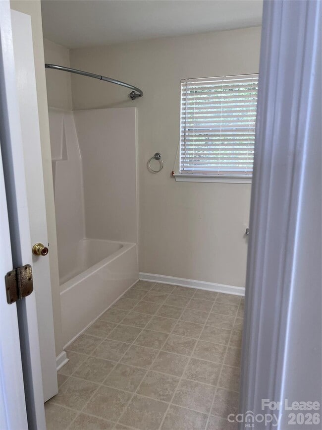 Building Photo - 2340 Wexford Way