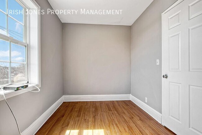 Building Photo - 15 Grove St