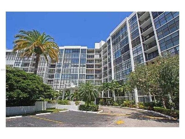 Primary Photo - 800 Parkview Dr