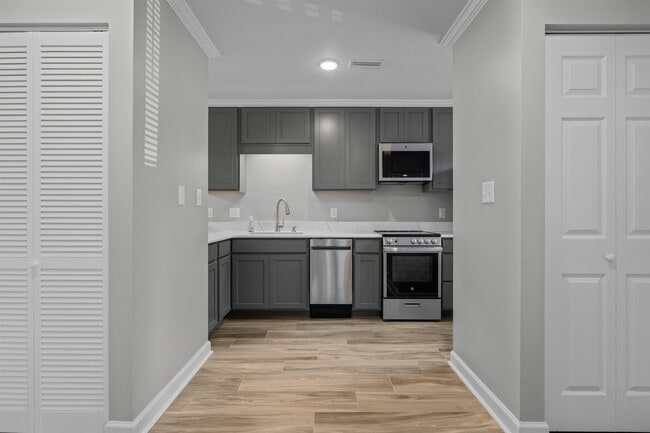 Building Photo - 7700 Porcher Dr