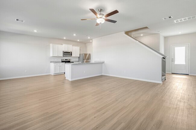Building Photo - 6430 Winter Elm St