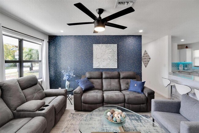 Building Photo - 4731 W Montgomery Ave