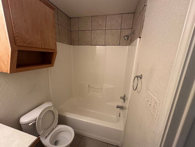 Building Photo - 2609 Vernice Loop