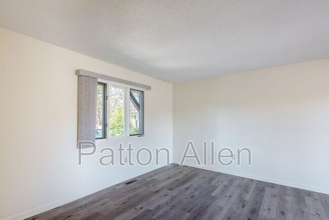 Building Photo - 104 Glenn Bridge Rd