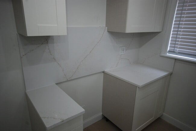 Building Photo - 20532 Lesure St