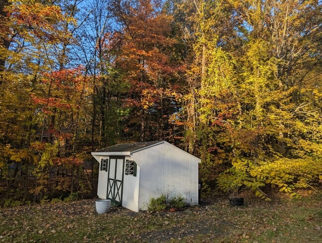 Building Photo - Beautiful 3-bedroom, 1.5-bathroom split-le...