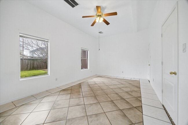 Building Photo - 5027 Creekmont Dr