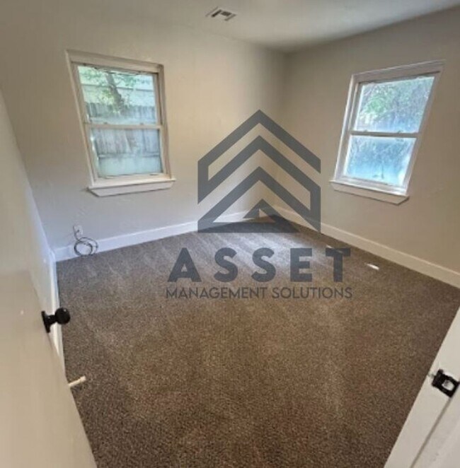 Building Photo - 3 Bedroom Rent to Own Home Available!