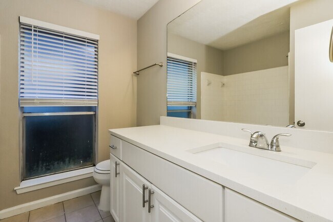 Building Photo - 16507 Quail Meadow Dr