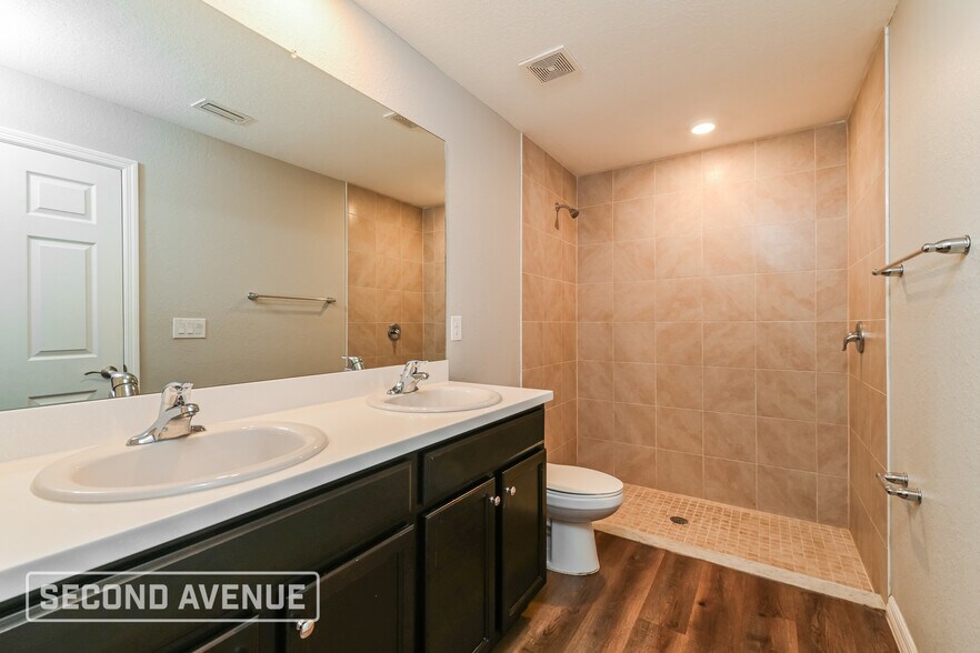 Building Photo - 4621 Lacoco St