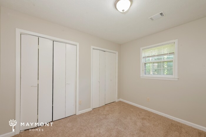 Building Photo - 5059 Wycliffe Dr SW