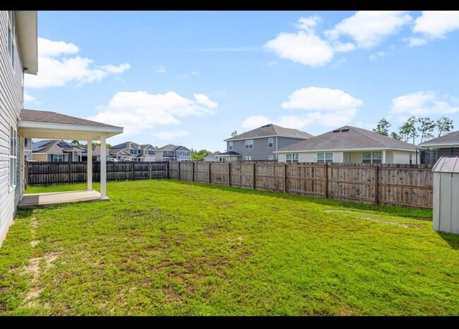 Building Photo - 5832 Viking Wy